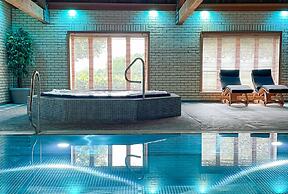 Pine Boutique Lodge With hot tub for Couples & dog