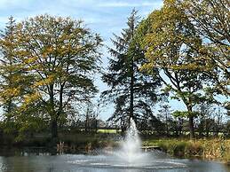 Pine Boutique Lodge With hot tub for Couples & dog