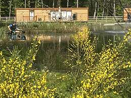 Pine Boutique Lodge With hot tub for Couples & dog