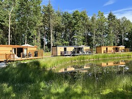 Pine Boutique Lodge With hot tub for Couples & dog