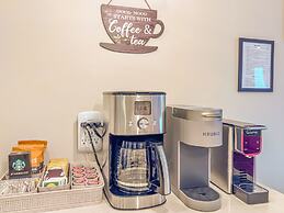 Skyline 102 Mountain View Townhouse-AC-Heated Pool; Hot tub