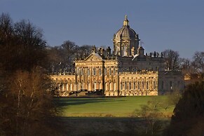 Oak Boutique Lodge Includes hot Tub, air con & dog