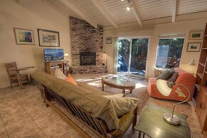 Sugar Pine 3 Bedroom Home by RedAwning