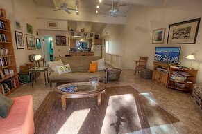 Sugar Pine 3 Bedroom Home by RedAwning