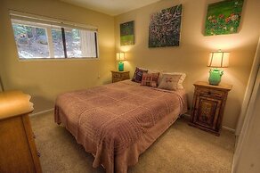 Sugar Pine 3 Bedroom Home by RedAwning