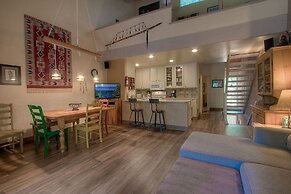 Cheyenne's Place 4 Bedroom Home by RedAwning