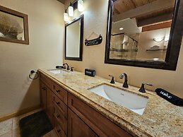 Cheyenne's Place 4 Bedroom Home by RedAwning