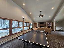Raccoon Roost 3 Bedroom Condo by RedAwning