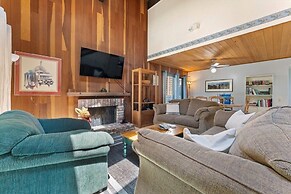 Raccoon Roost 3 Bedroom Condo by RedAwning