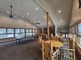 Raccoon Roost 3 Bedroom Condo by RedAwning