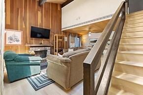 Raccoon Roost 3 Bedroom Condo by RedAwning