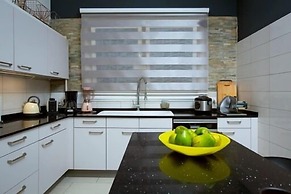 Impeccable 2-bed House With Hot-tub -wi-fi