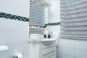 Impeccable 2-bed House With Hot-tub -wi-fi