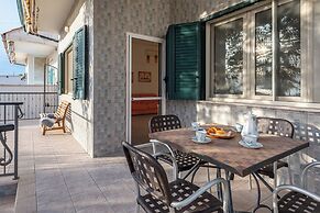 Kallisti Beach House - sea Front