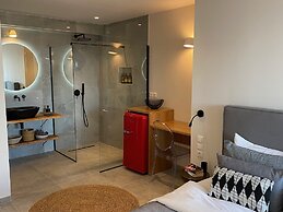 Room in Studio - Luxury Suite With a Queen's Double bed ,stunning sea 