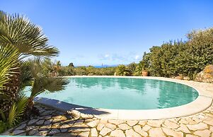 Clicksardegna - Villa Malaya for 18 People With 2 Independent Swimming