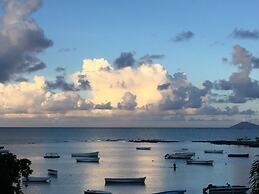 Beachfront Family Bungalow With Pool and top View - by Feelluxuryholid