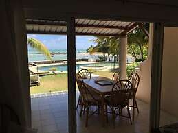 Beachfront Family Bungalow With Pool and top View - by Feelluxuryholid