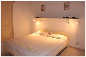 Beachfront Family Bungalow With Pool and top View - by Feelluxuryholid