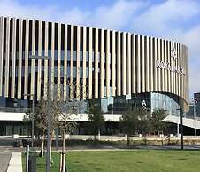 Sanders Arena - Chic 3-bdr Apt Close to Metro