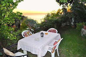 Studio Apartment Tonia With sea View and Garden - Pelekas Beach, Corfu