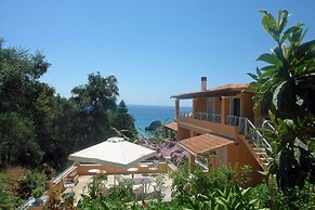 Studio Apartment Tonia With sea View and Garden - Pelekas Beach, Corfu
