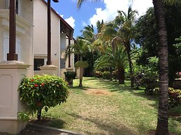 Beachfront Bungalow With Pool - by Feelluxuryholidays
