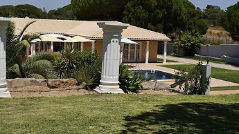 Villa With Pool Children Very Welcome Algarve Portugal for 10 People