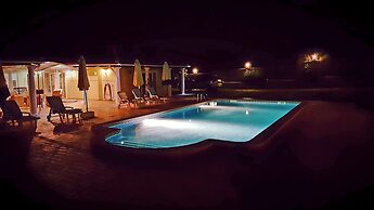 Villa With Pool Children Very Welcome Algarve Portugal for 10 People