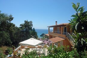 Large Apartment Tonia With sea View - Pelekas Beach, Corfu