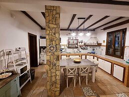 Comfortable Holiday House Close to the sea Down