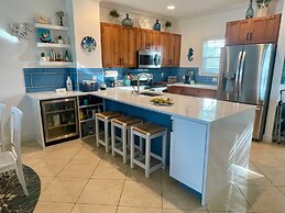 Waterfront Luxury Villa With Sunset Views And Boat Slip 3 Bedroom Town