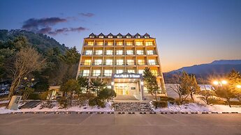 Gapyeong Chengpyeong Caviar Pension