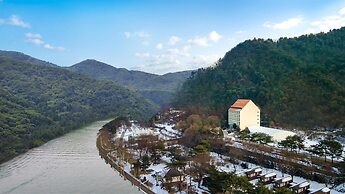 Gapyeong Chengpyeong Caviar Pension