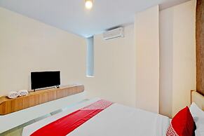 Super OYO 90559 Gamacity Residence