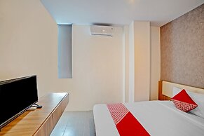 Super OYO 90559 Gamacity Residence