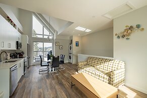 Skyline-Townhouse Combo-AC-Pool-Hot Tub