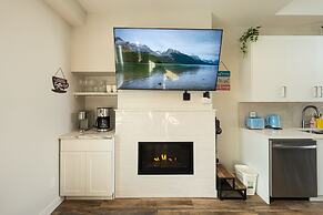 Skyline-Townhouse Combo-AC-Pool-Hot Tub