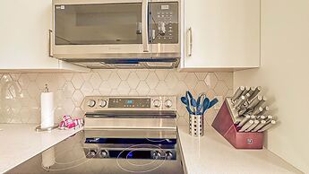 Skyline-Townhouse Combo-AC-Pool-Hot Tub