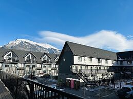 Skyline-Townhouse Combo-AC-Pool-Hot Tub