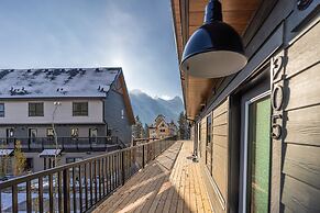 Skyline-Townhouse Combo-AC-Pool-Hot Tub