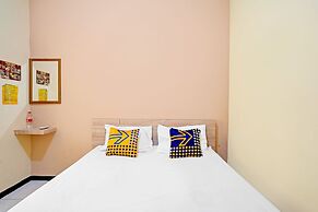 OYO 90622 Hotel Galaksi