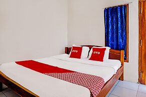 OYO Life 92021 Dua Putra Homestay Klayar