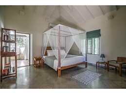 Elevated Family Beach Villa Overlooking Surf Break