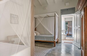 Elevated Family Beach Villa Overlooking Surf Break