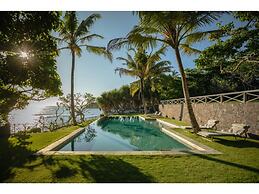 Elevated Family Beach Villa Overlooking Surf Break