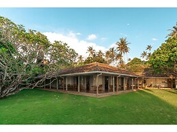 Elevated Family Beach Villa Overlooking Surf Break