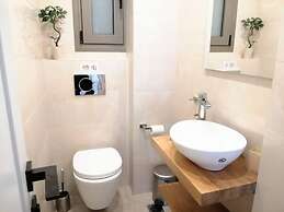 Elegant Apartment in Acropolis