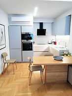 Elegant Apartment in Acropolis