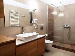 Elegant Apartment in Acropolis